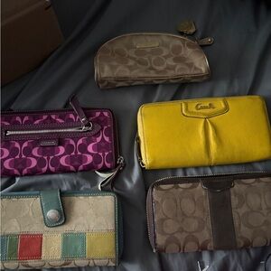 Coach Wallet Lot + Makeup pouch the value is around 200+